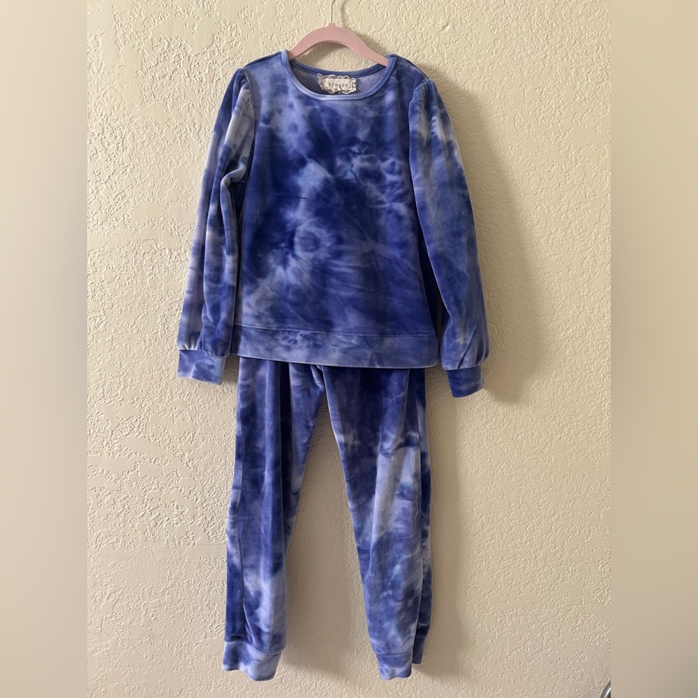 ☂️ Btween ☂️ Girls Purple Tie-Dye jogger sweater set. Size 8